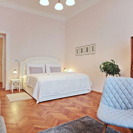 Apartment In The Heart Of Prag Dış mekan fotoğraf